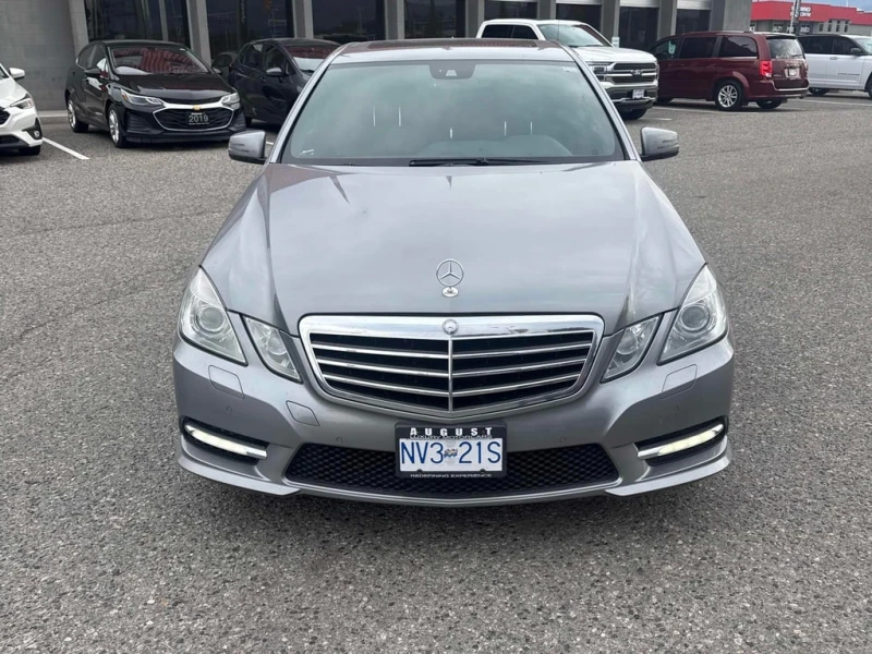 Mercedes-Benz E 300 * CARFAX * БЕЗ ПЪРВОНАЧАЛНА ВНОСКА, снимка 6 - Автомобили и джипове - 52940523