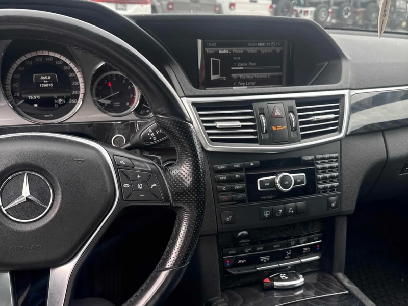 Mercedes-Benz E 300 * CARFAX * БЕЗ ПЪРВОНАЧАЛНА ВНОСКА, снимка 9 - Автомобили и джипове - 52940523