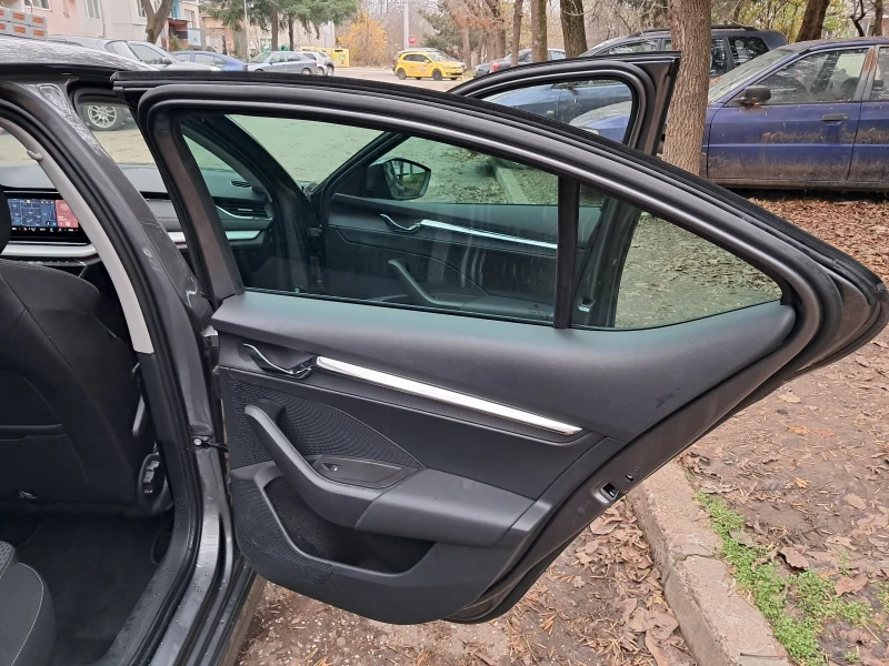 Skoda Octavia Едишън , снимка 12 - Автомобили и джипове - 53358068