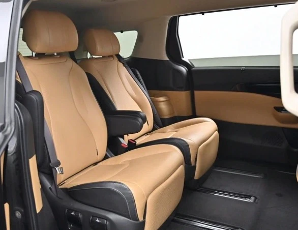 Kia Carnival 7-seater diesel Noblesse  - изображение 7