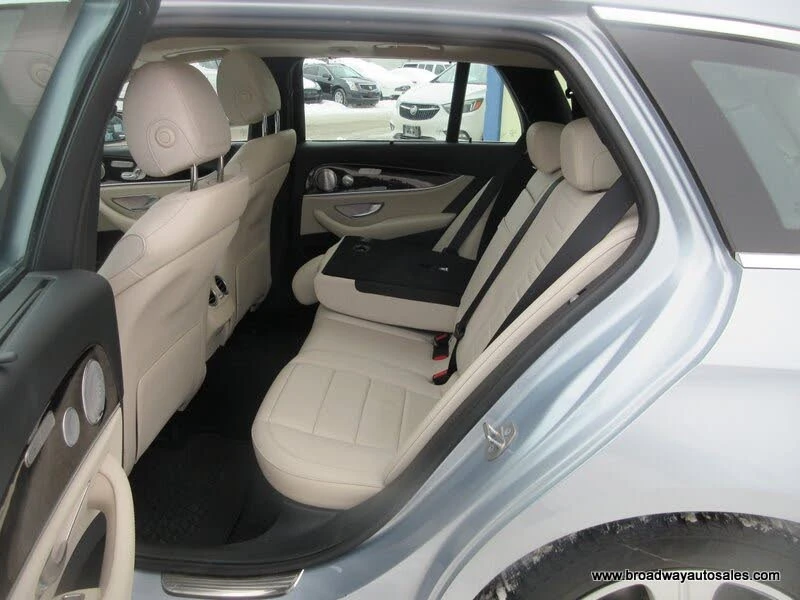 Mercedes-Benz E 400 2018 Mercedes-Benz E-Class E 400 4MATIC Wagon AWD, снимка 14 - Автомобили и джипове - 52865428