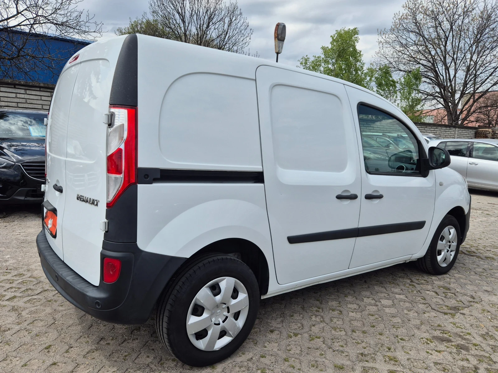 Renault Kangoo 1.5dci 90 k.s. EURO 6 - изображение 4