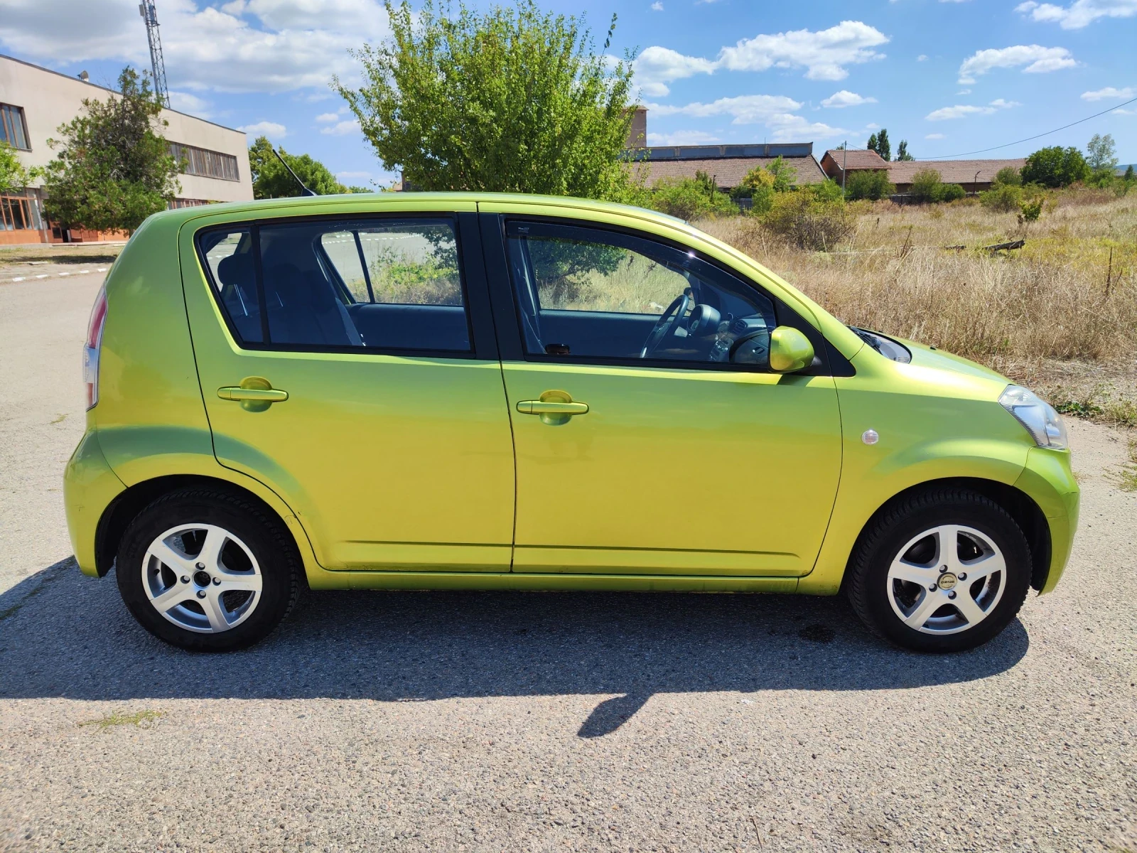 Daihatsu Sirion 1.3 4x4 - изображение 2