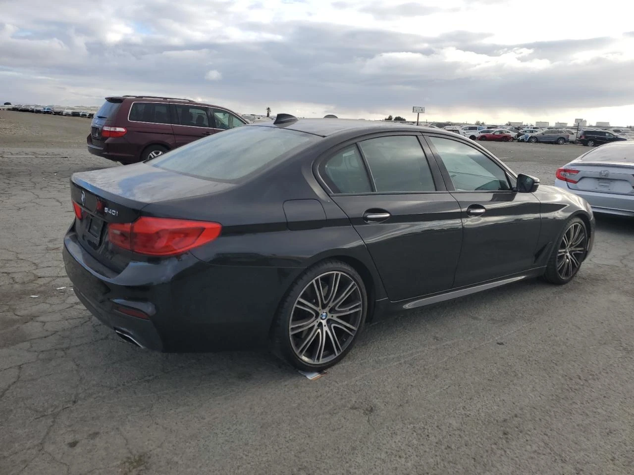 BMW 540 M* SPORT* ДИГИТАЛНО* ТАБЛО* ПОДГРЕВ* КАМЕРА* КЕЙЛЕ - изображение 2