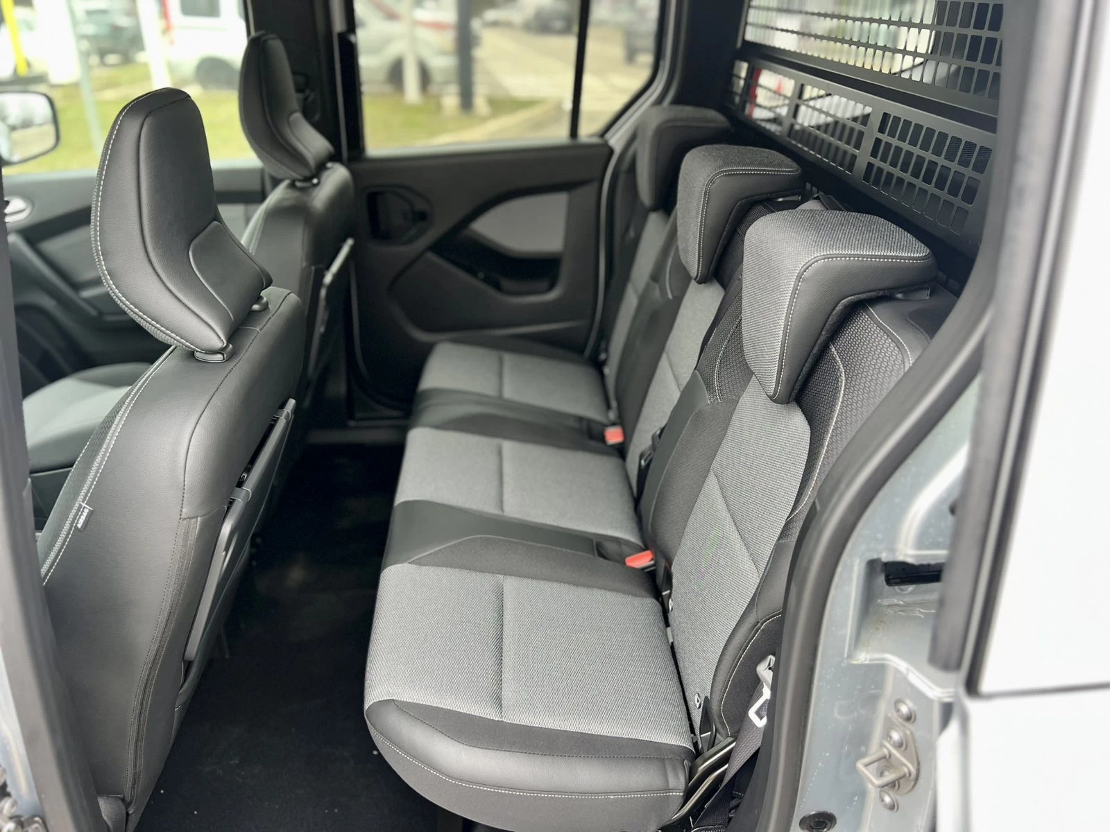 Renault Kangoo 1.3 TCe / 130 �.�. / EDC / N1 ( 4+ 1 ����� ) | Mobile.bg � ����������� 12