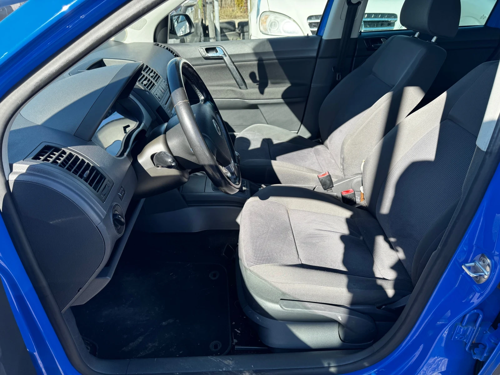 VW Polo 1.6 БЕНЗИН/КЛИМА/АВТОПИЛОТ - изображение 3