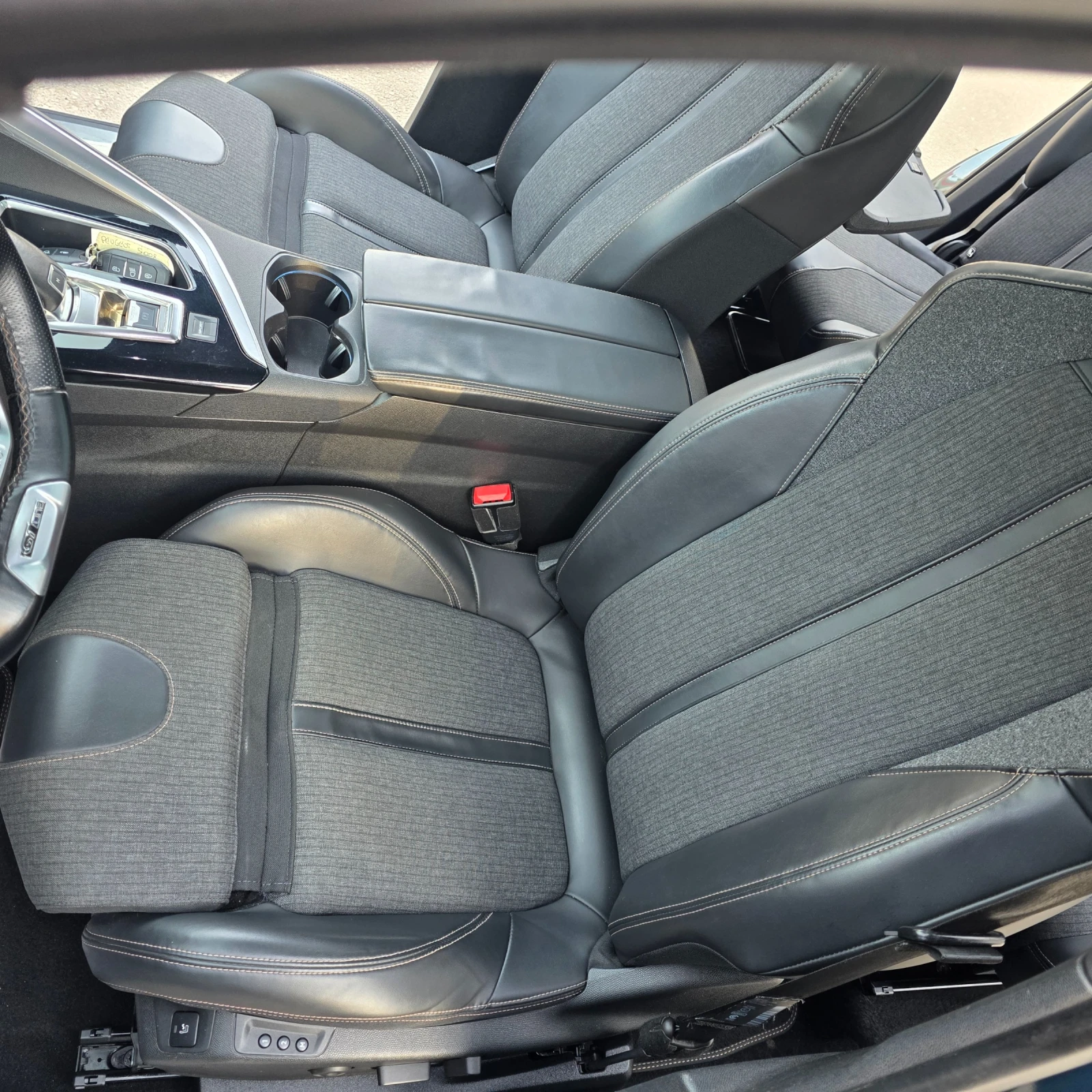 Peugeot 5008 1.6HDI FULL , снимка 9 - Автомобили и джипове - 53735976