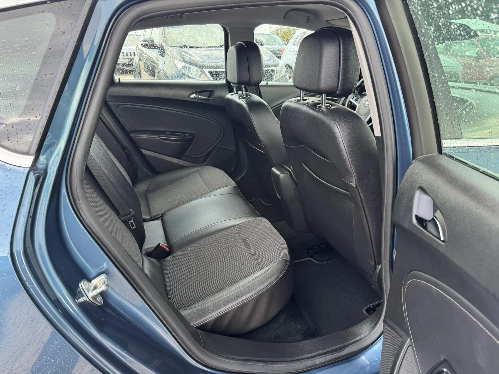 Opel Astra 1.7cdti , снимка 13 - Автомобили и джипове - 54237042