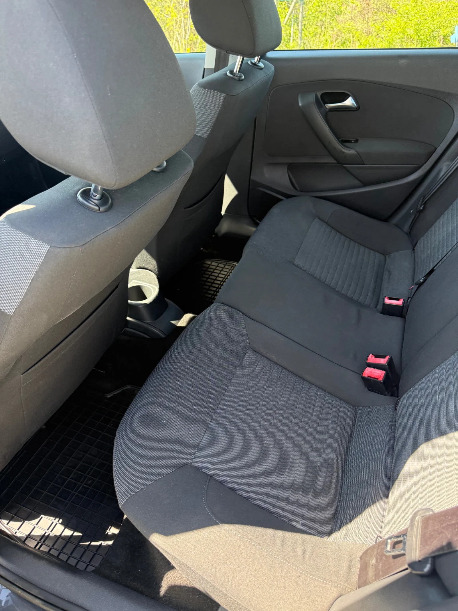 VW Polo 1.6 TDI, снимка 14 - Автомобили и джипове - 54327723