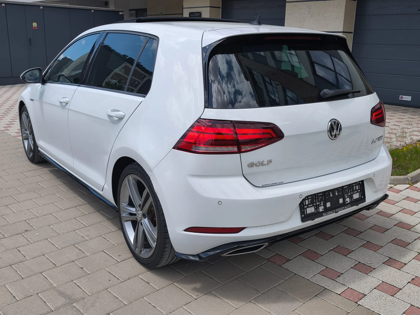 VW Golf 2.0 TDI R-LINE EURO 6B | Mobile.bg � ����������� 13