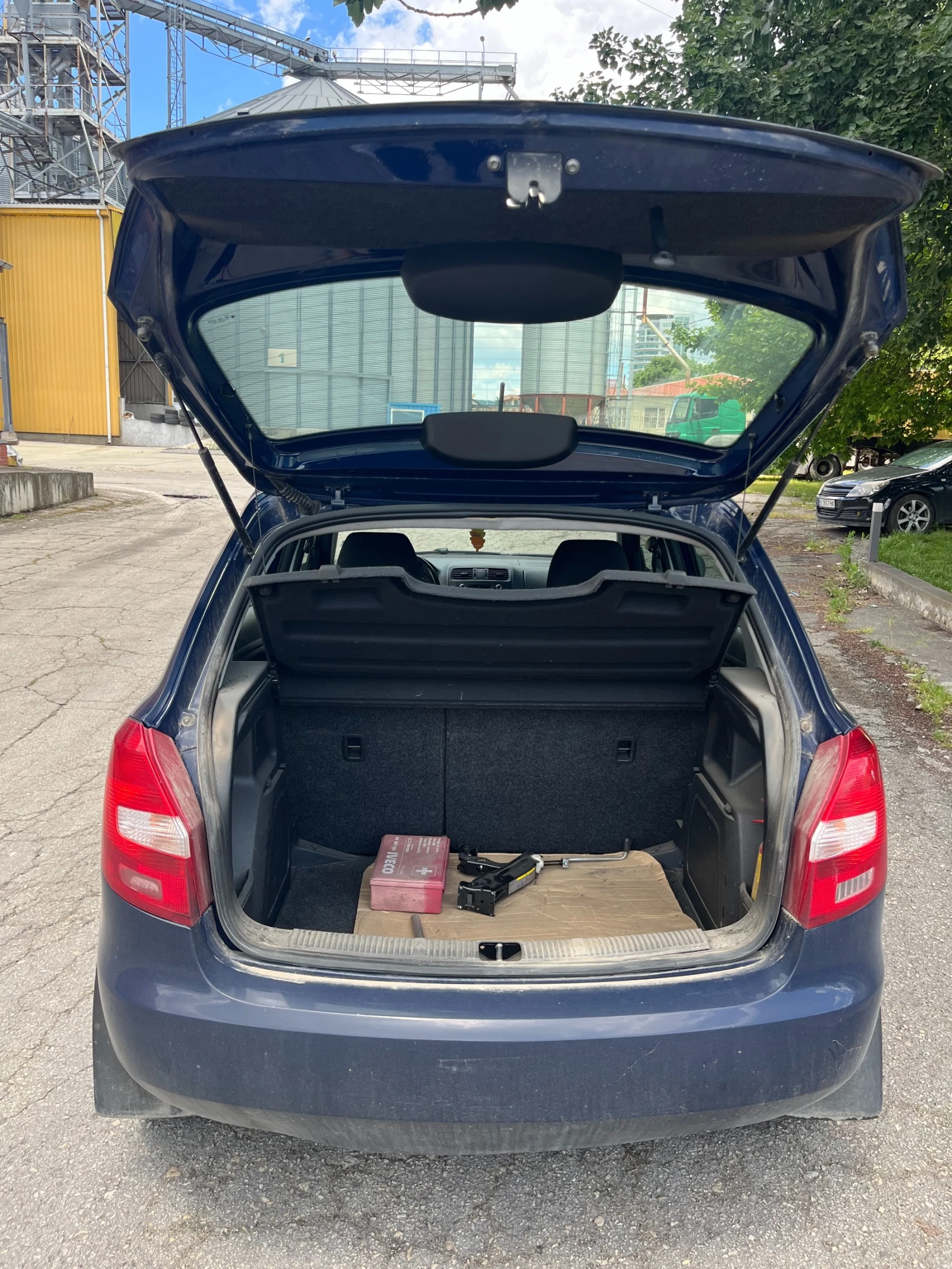 Skoda Fabia, снимка 9 - Автомобили и джипове - 54713432
