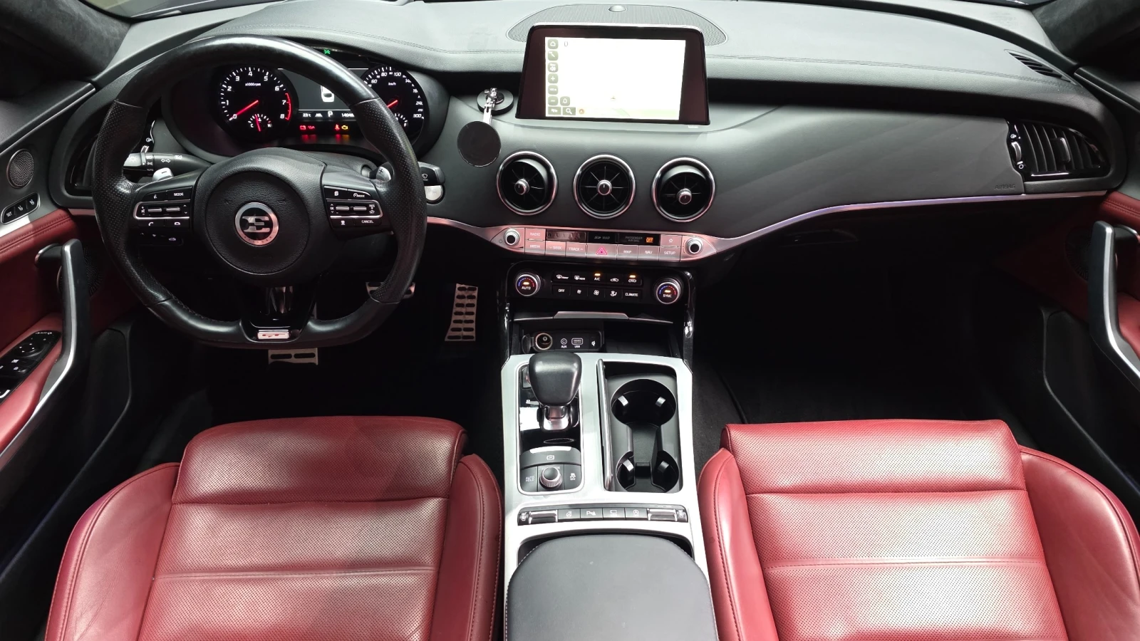 Kia Stinger 3.3L twin-turbo V6 GT AWD, снимка 6 - Автомобили и джипове - 54972306