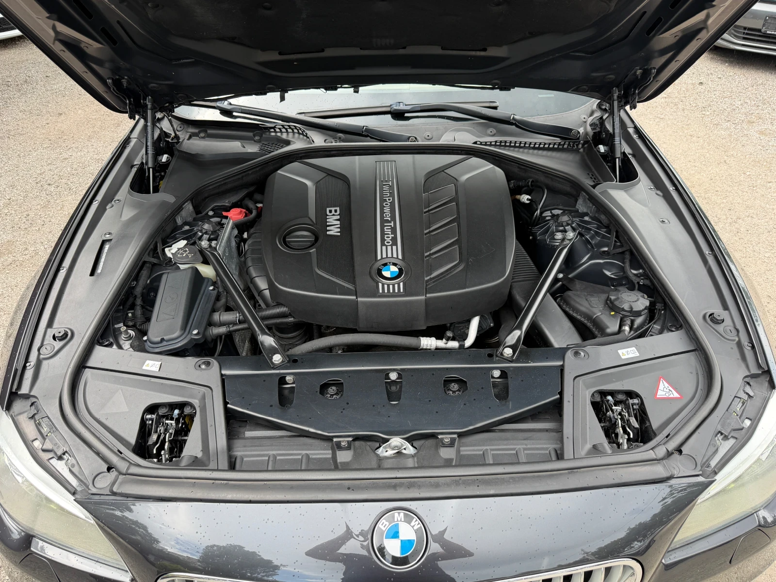 BMW 525 d Xdrive FACELIFT SWISS 8HP, снимка 14 - Автомобили и джипове - 55044491
