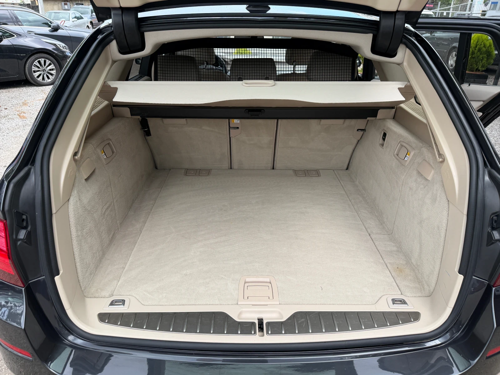 BMW 525 d Xdrive FACELIFT SWISS 8HP, снимка 12 - Автомобили и джипове - 55044491
