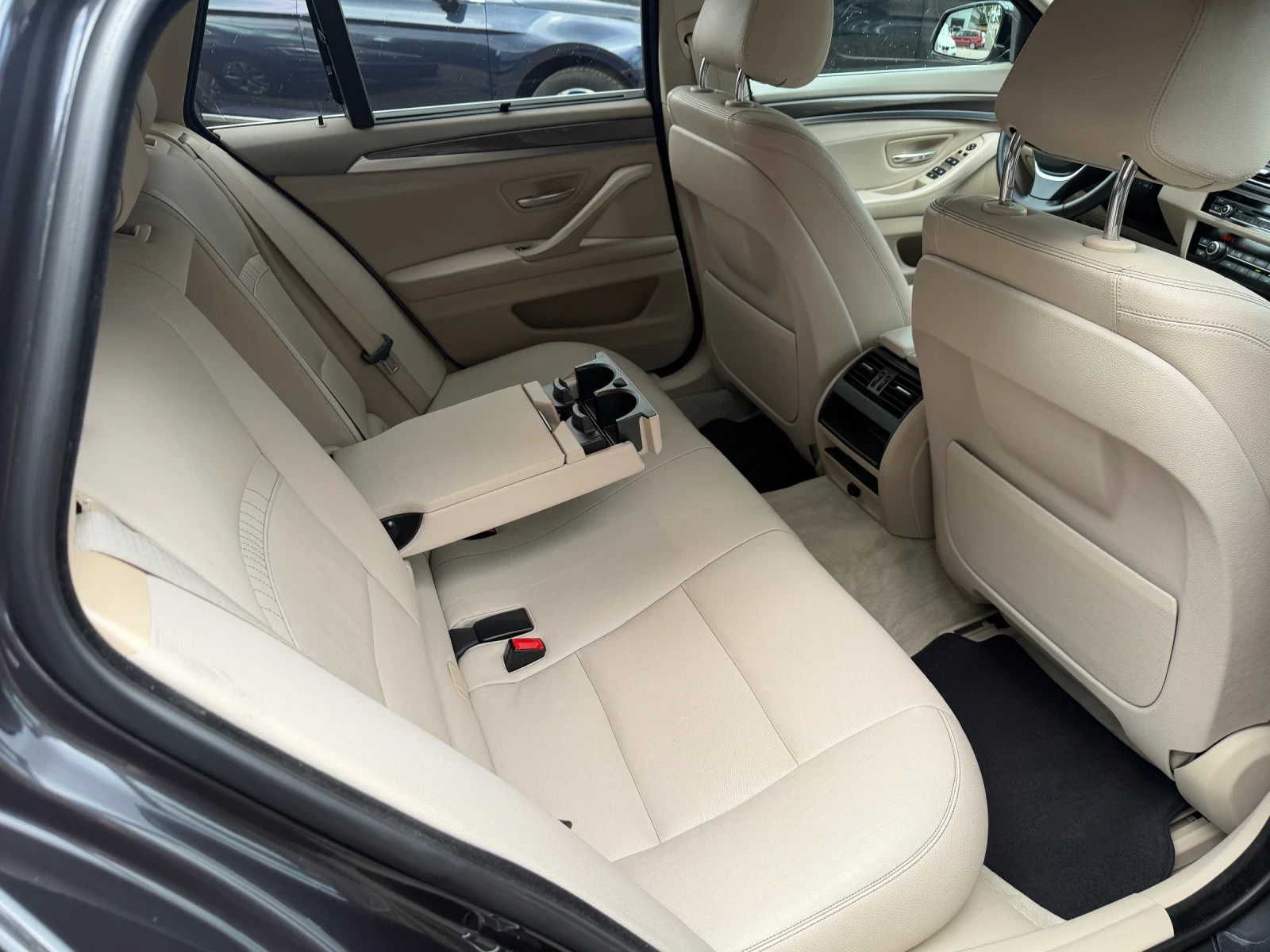 BMW 525 d Xdrive FACELIFT SWISS 8HP, снимка 11 - Автомобили и джипове - 55044491