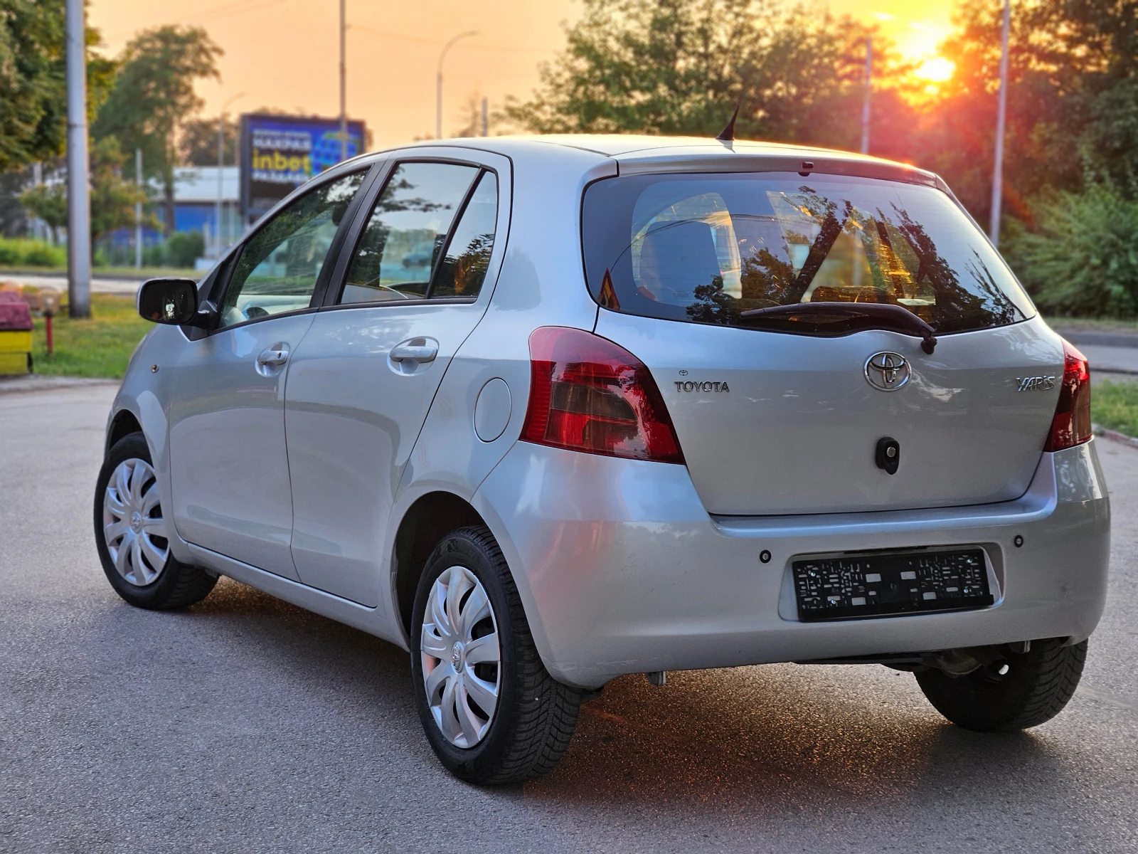 Toyota Yaris 1.3, 87к.с., Италия!, снимка 7 - Автомобили и джипове - 55065386