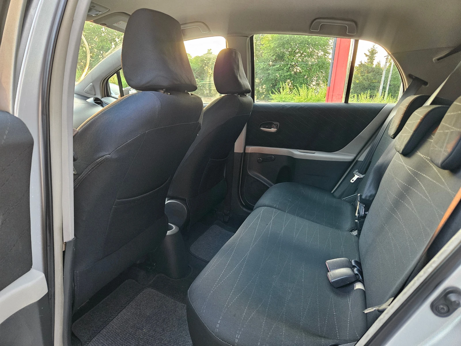 Toyota Yaris 1.3, 87к.с., Италия!, снимка 9 - Автомобили и джипове - 55065386