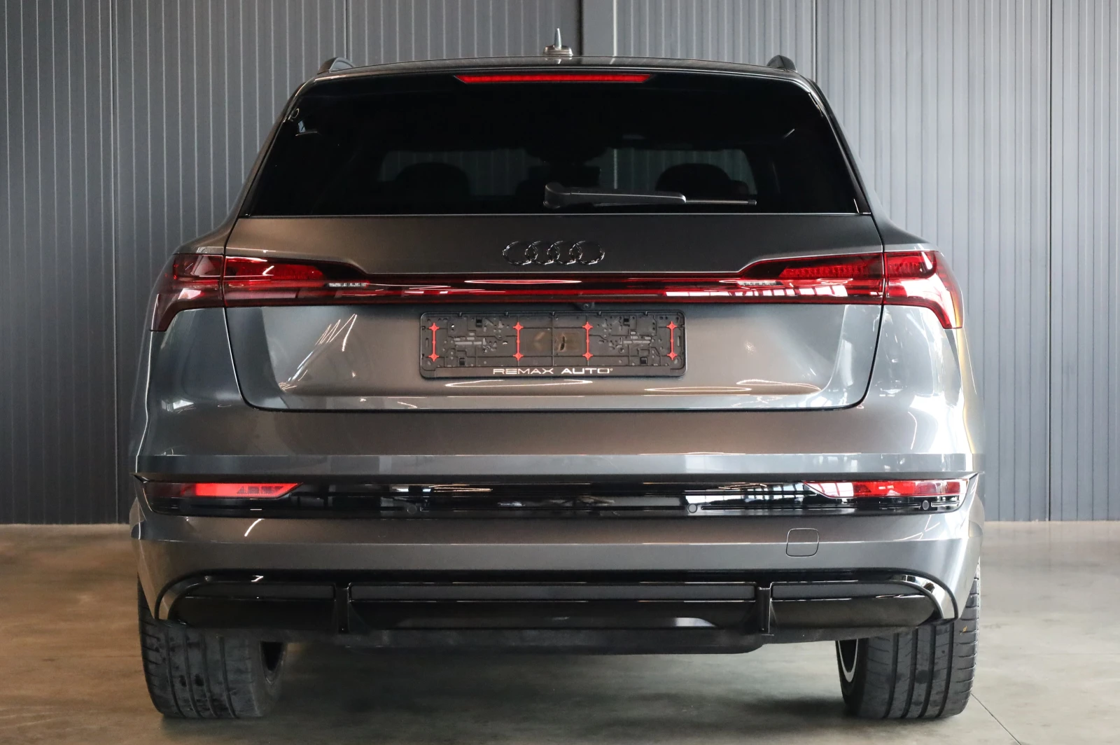 Audi E-Tron * 55* S-LINE* LED LIGHTS* NIGHT ASSIST* 360* B&O* , снимка 8 - Автомобили и джипове - 55584848