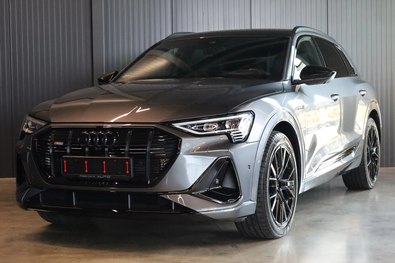 Audi E-Tron * 55* S-LINE* LED LIGHTS* NIGHT ASSIST* 360* B&O* , снимка 5 - Автомобили и джипове - 55584848