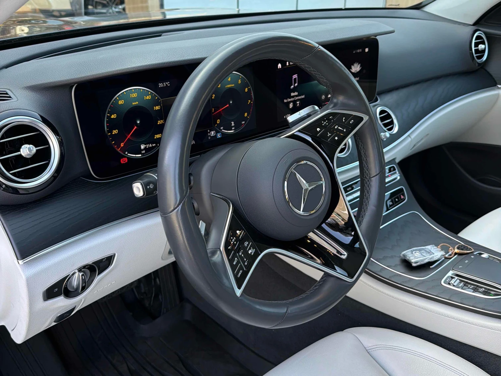 Mercedes-Benz E 350 * АВТОКРЕДИТ * ГЛАВНО ПРЕДСТАВИТЕЛСТВО, снимка 7 - Автомобили и джипове - 56026061
