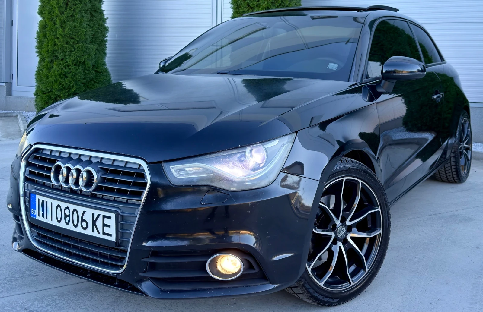 Audi A1 1.6 TDI* S-Line* Pano* , снимка 2 - Автомобили и джипове - 56363439