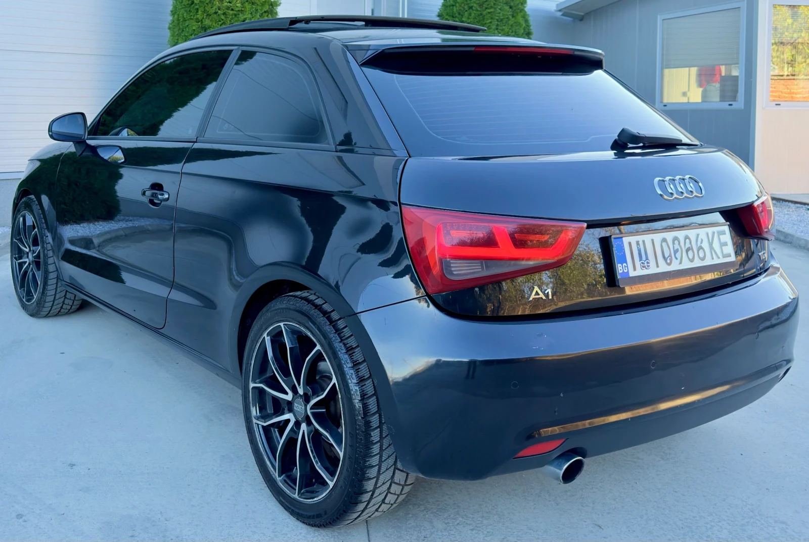 Audi A1 1.6 TDI* S-Line* Pano* , снимка 6 - Автомобили и джипове - 56363439