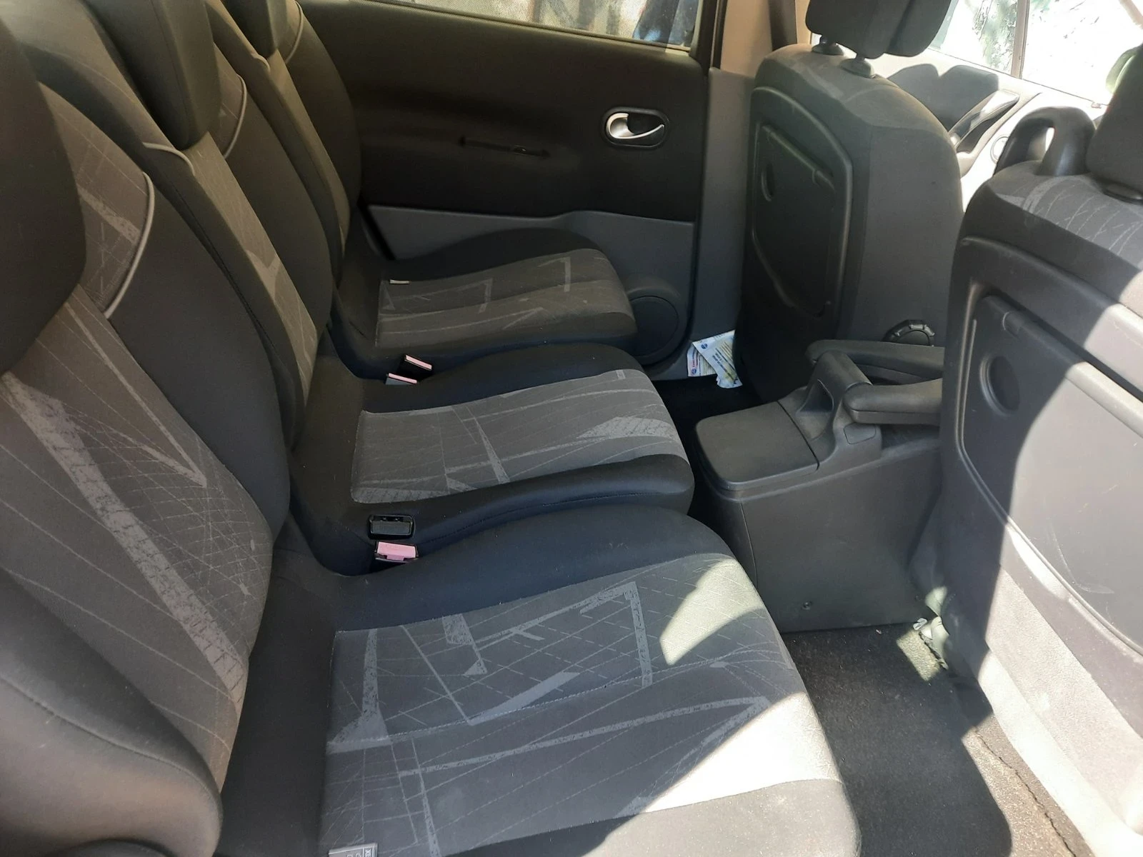Renault Scenic, снимка 6 - Автомобили и джипове - 56375207