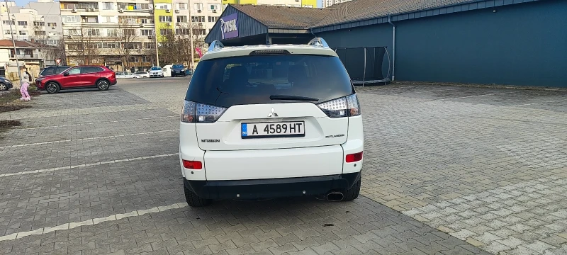 Mitsubishi Outlander, снимка 9 - Автомобили и джипове - 49148434