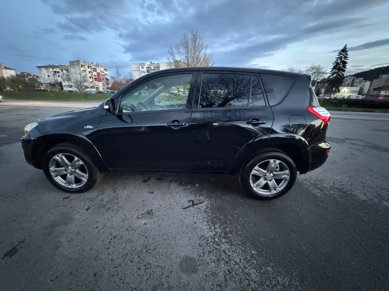 Toyota Rav4 2.2d D4D, снимка 3 - Автомобили и джипове - 52596468