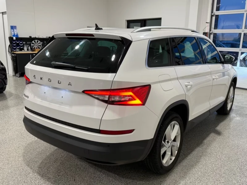 Skoda Kodiaq 1, 5 TSI DSG7 150ps Style LED  Facelift DK, снимка 8 - Автомобили и джипове - 53171066