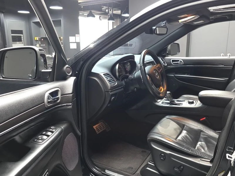 Jeep Cherokee 3.6 Limited| 295к.с.| ВКЛ.ТЕХНОТЕСТ, снимка 10 - Автомобили и джипове - 55616555