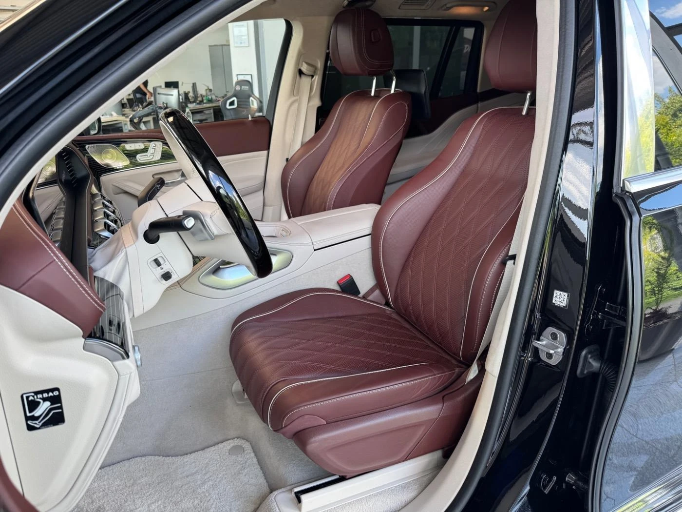 Mercedes-Benz GLS 63 AMG MAYBACH 4-MATIC FIRST-CLASS E-ACTIVE BODY CONTROL - изображение 8