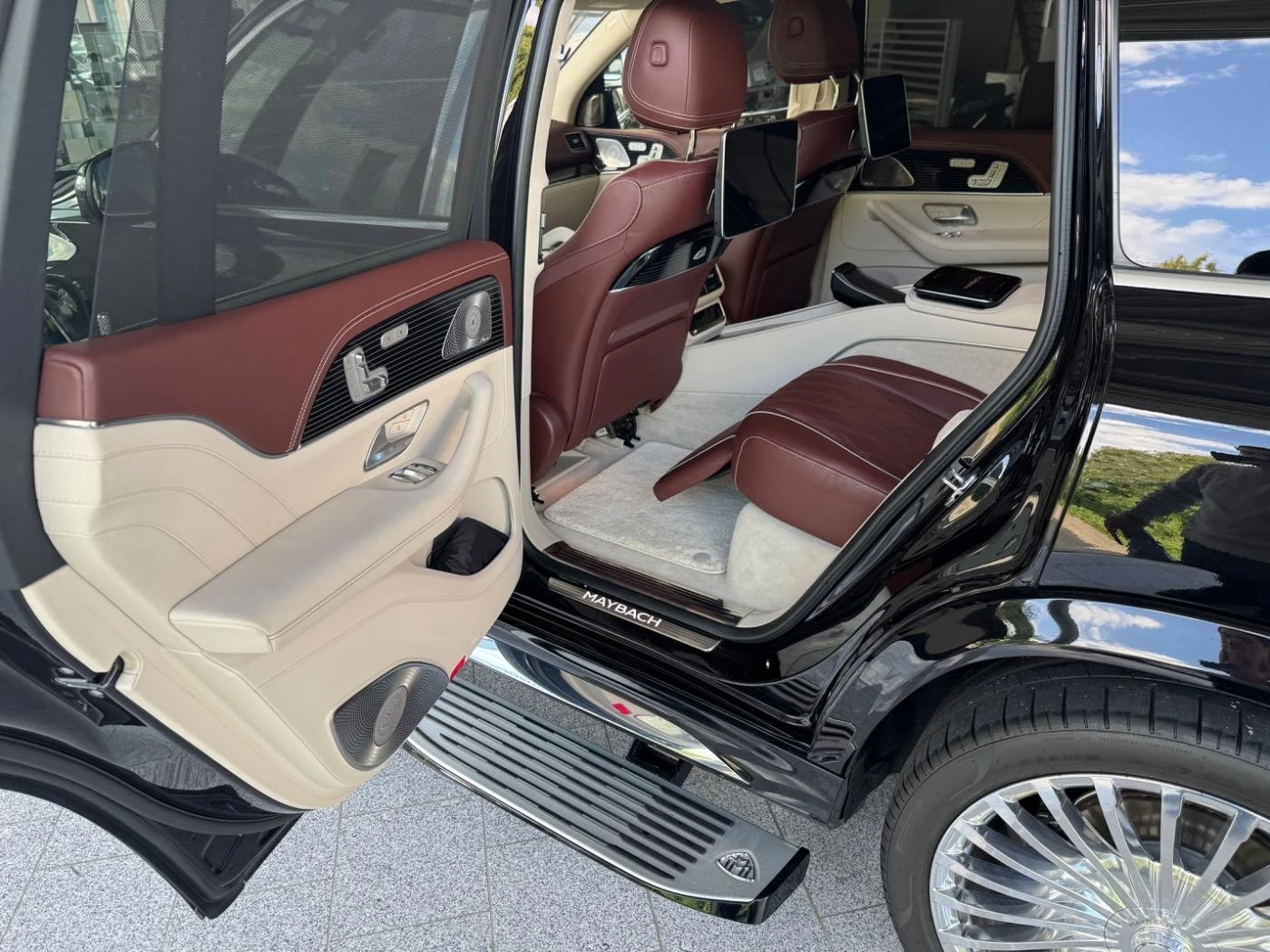 Mercedes-Benz GLS 600 MAYBACH 4-MATIC FIRST-CLASS E-ACTIVE BODY CONTROL | Mobile.bg   12