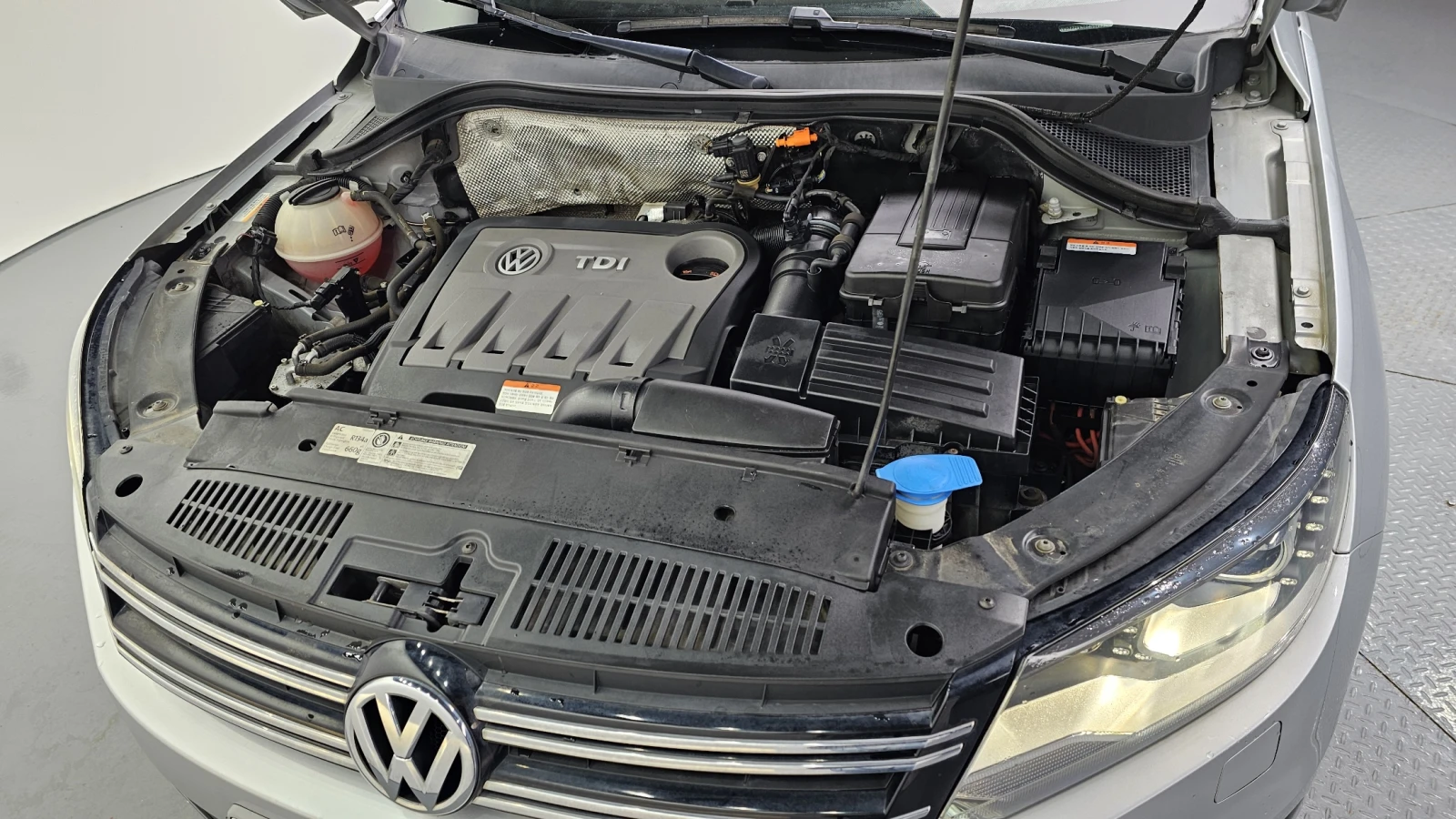 VW Tiguan 2.0TDI PREMIUM - изображение 6