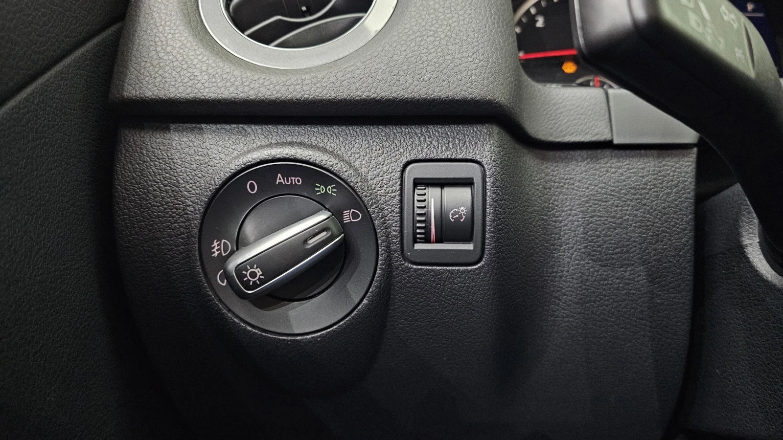 VW Tiguan 2.0TDI PREMIUM | Mobile.bg   17