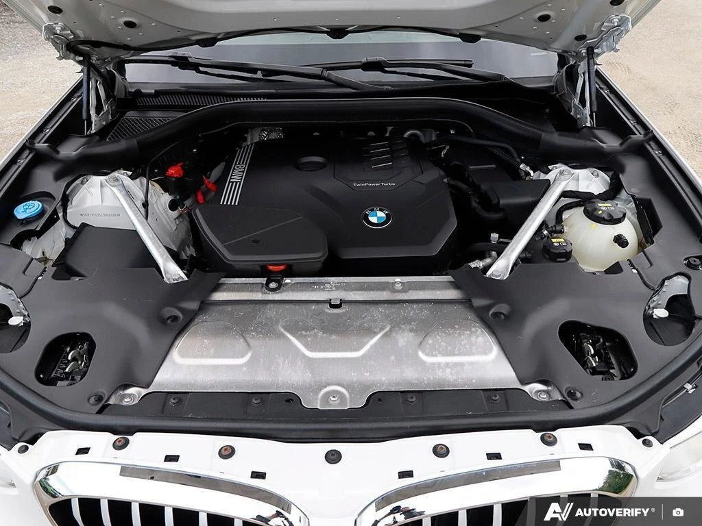 BMW X3 * xDrive30iONE OWNER, ACCIDENT FREE, MOONROOF, POW - изображение 9