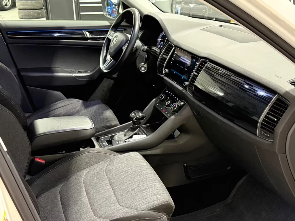 Skoda Kodiaq 1, 5 TSI DSG7 150ps Style LED  Facelift DK - изображение 9