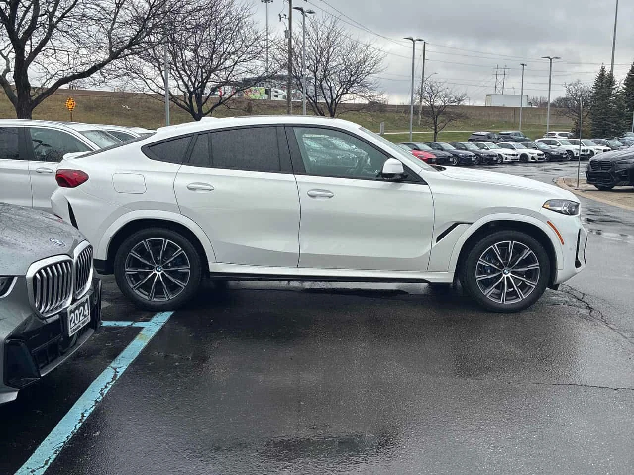 BMW X6 xDrive40i/360/HUD/ДИСТРОНИК/ПАНОРАМА, снимка 4 - Автомобили и джипове - 54171277