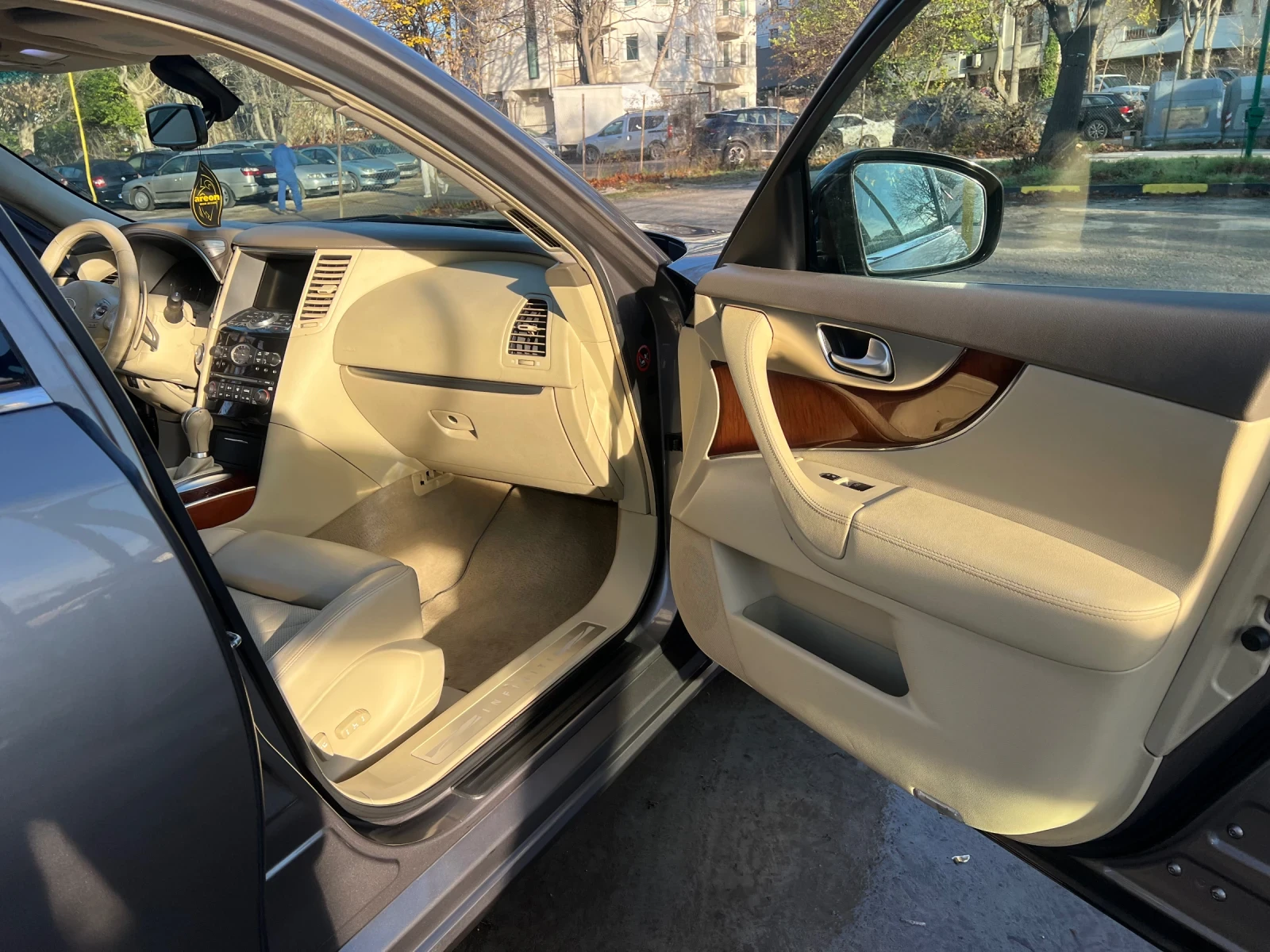 Infiniti Fx 37, снимка 9 - Автомобили и джипове - 55669451