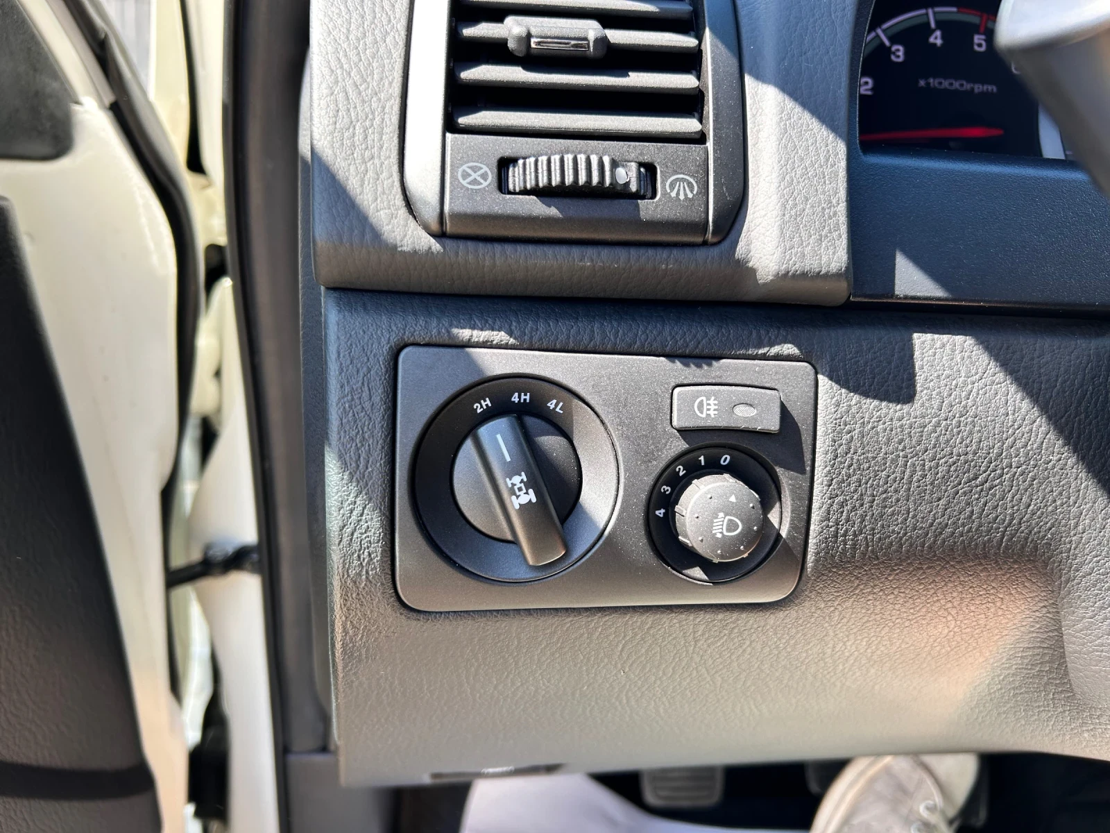 SsangYong Rexton 2.0XDI 4WD 185000к.м, снимка 11 - Автомобили и джипове - 55952451
