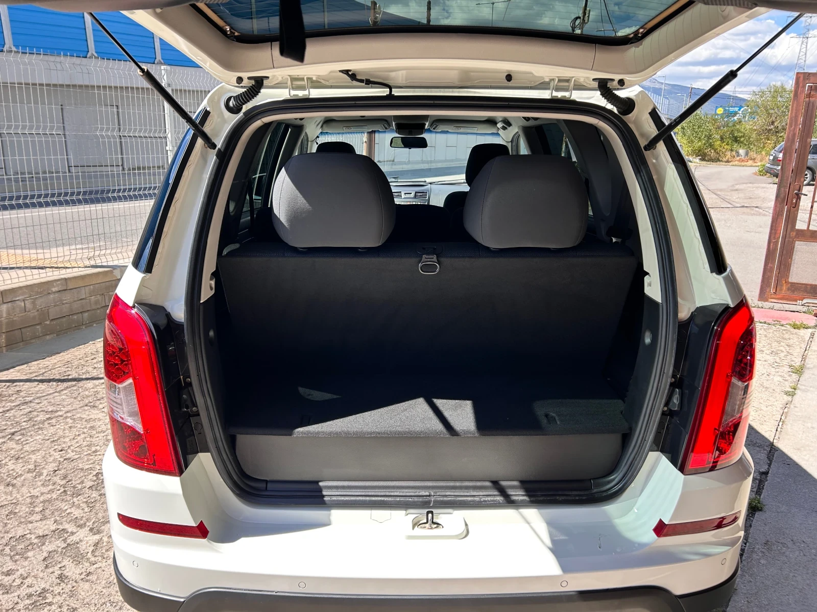 SsangYong Rexton 2.0XDI 4WD 185000к.м, снимка 16 - Автомобили и джипове - 55952451