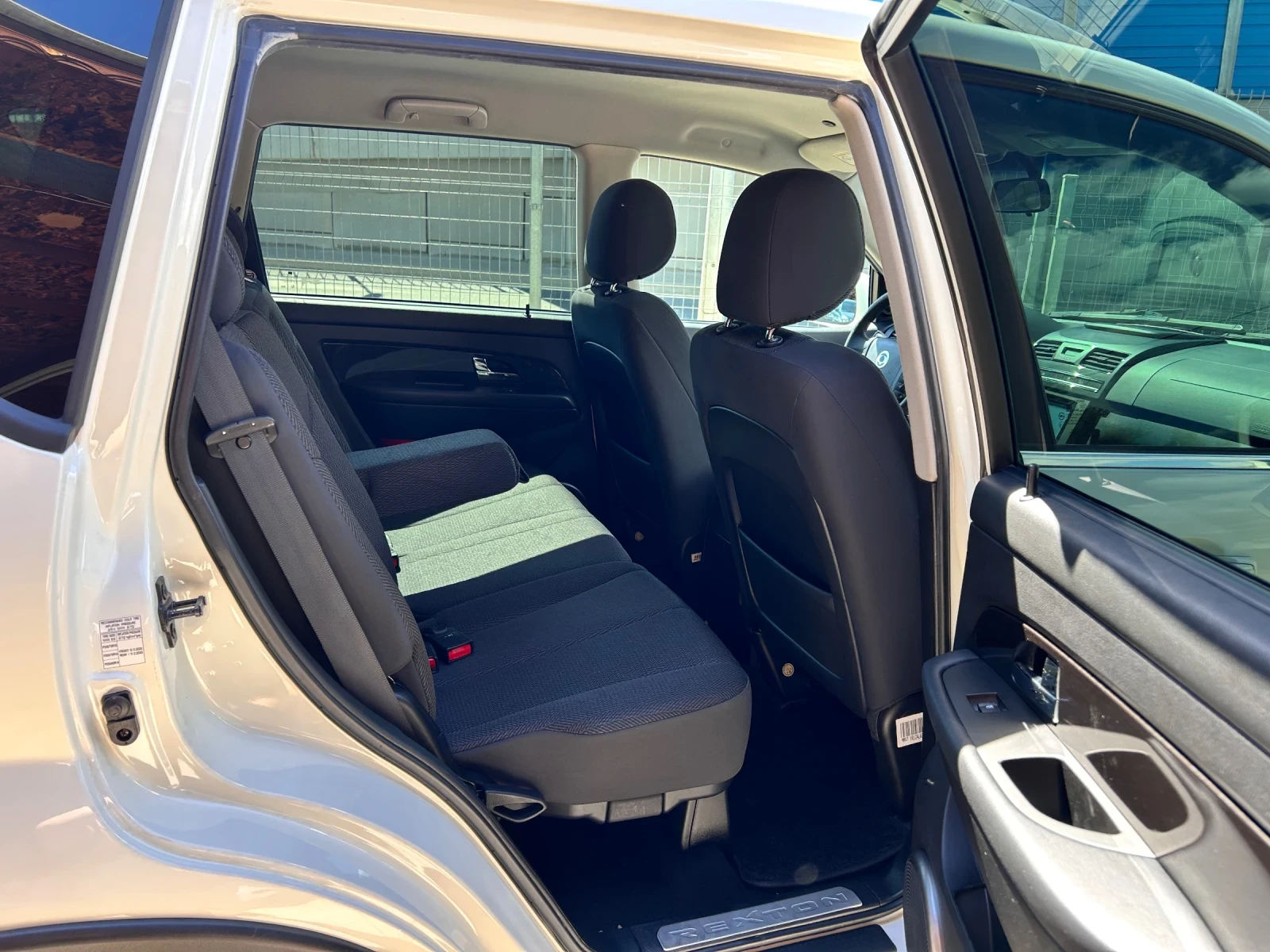 SsangYong Rexton 2.0XDI 4WD 185000к.м, снимка 15 - Автомобили и джипове - 55952451
