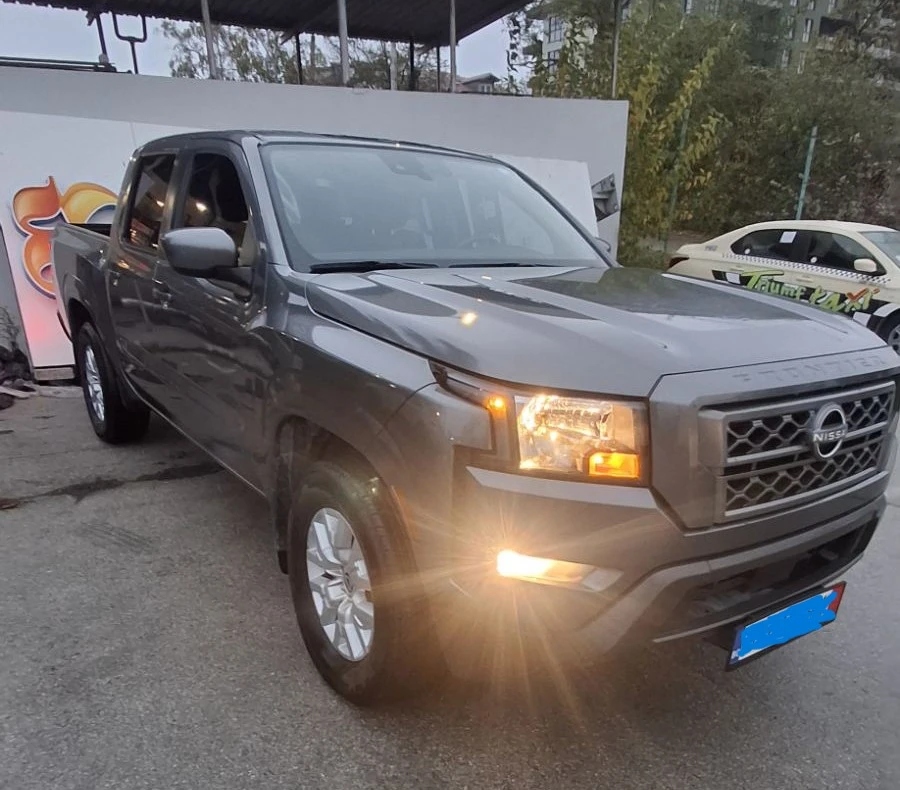 Nissan Frontier, снимка 11 - Автомобили и джипове - 56741605