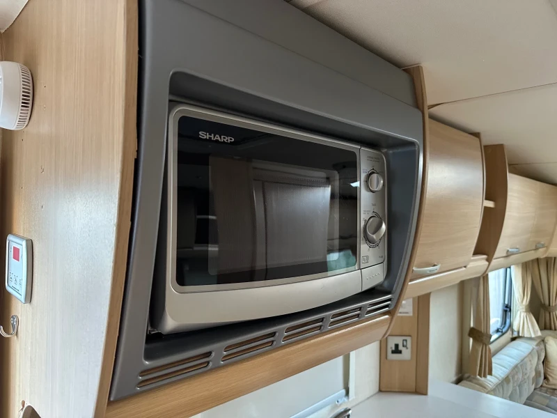 Каравана Bailey Abbey Freestyle 5 легла, снимка 9 - Каравани и кемпери - 52599811