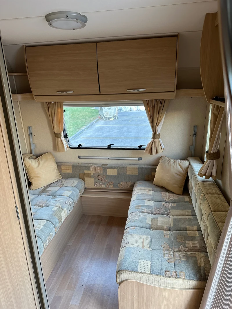 Каравана Bailey Abbey Freestyle 5 легла, снимка 6 - Каравани и кемпери - 52599811