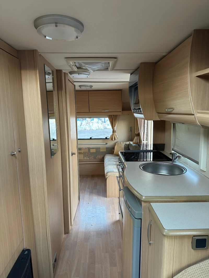 Каравана Bailey Abbey Freestyle 5 легла, снимка 13 - Каравани и кемпери - 52599811