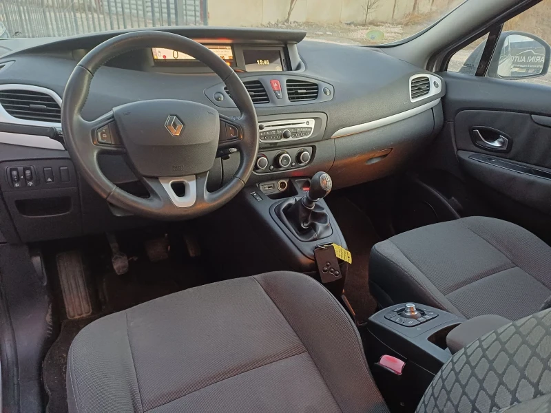 Renault Scenic 1.5dci, снимка 10 - Автомобили и джипове - 48325712