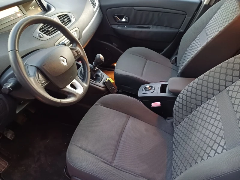 Renault Scenic 1.5dci, снимка 11 - Автомобили и джипове - 48325712