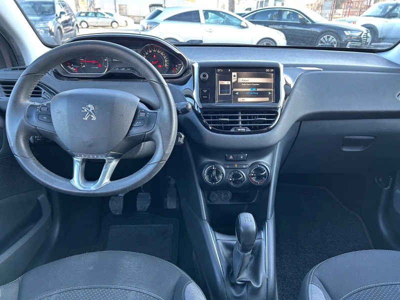 Peugeot 208 1.2, снимка 6 - Автомобили и джипове - 48908674