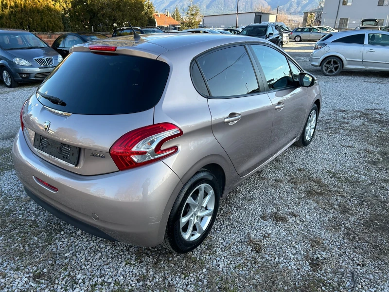 Peugeot 208 1.2, снимка 13 - Автомобили и джипове - 48908674